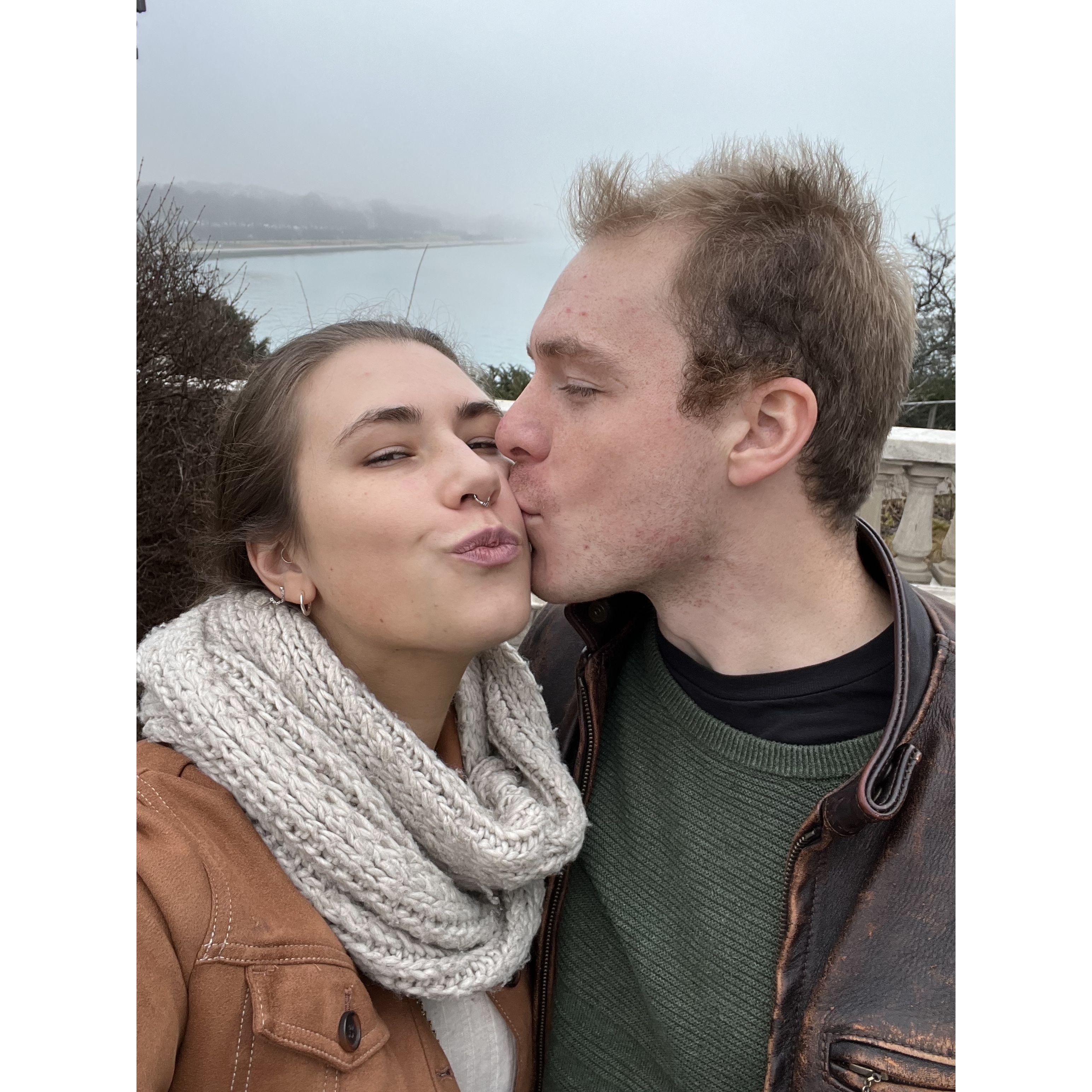 Getting engaged at the Shed Aquarium in Chicago.