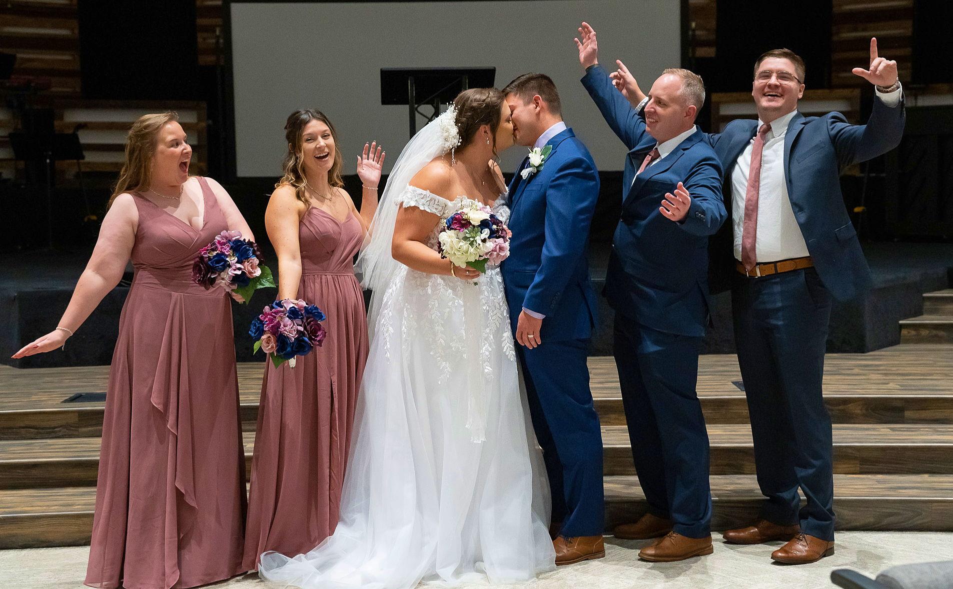 The Wedding Website of Amanda Roe and David Dormady