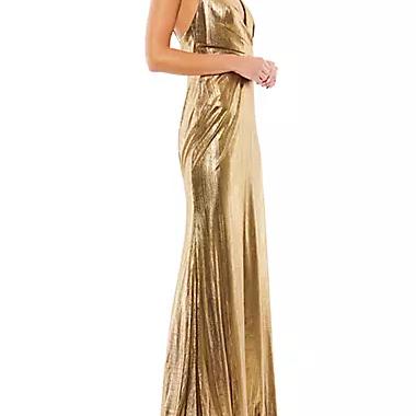 Welcome party example attire for women.