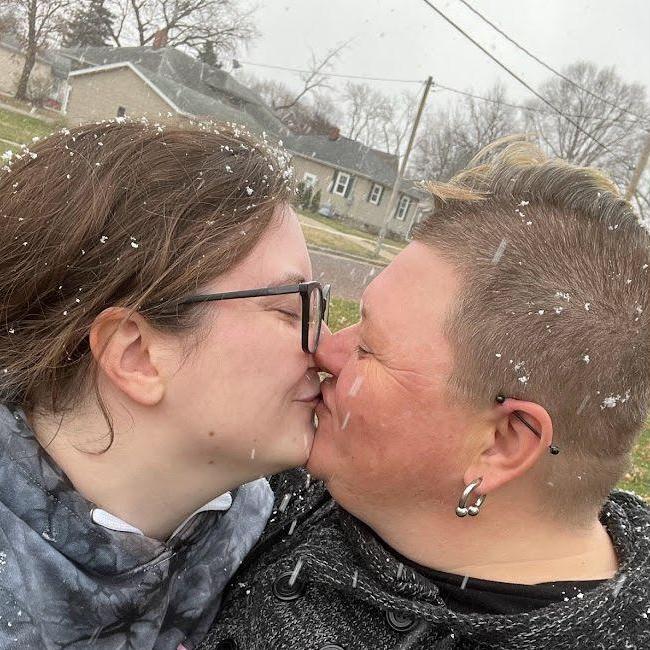 Kissing in the snow! [Nov 2022]