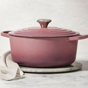Signature Round Dutch Oven - Mauve Pink