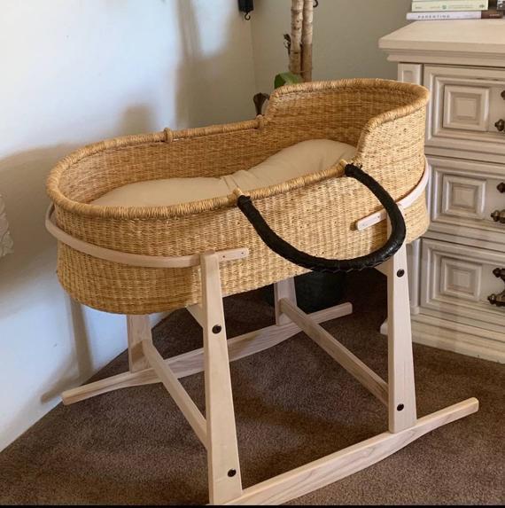 Moses Basket (white pad, black handle)