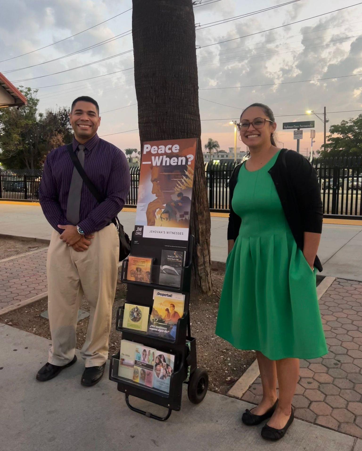 The Wedding Website of Amalia Reina and Russell Vidal