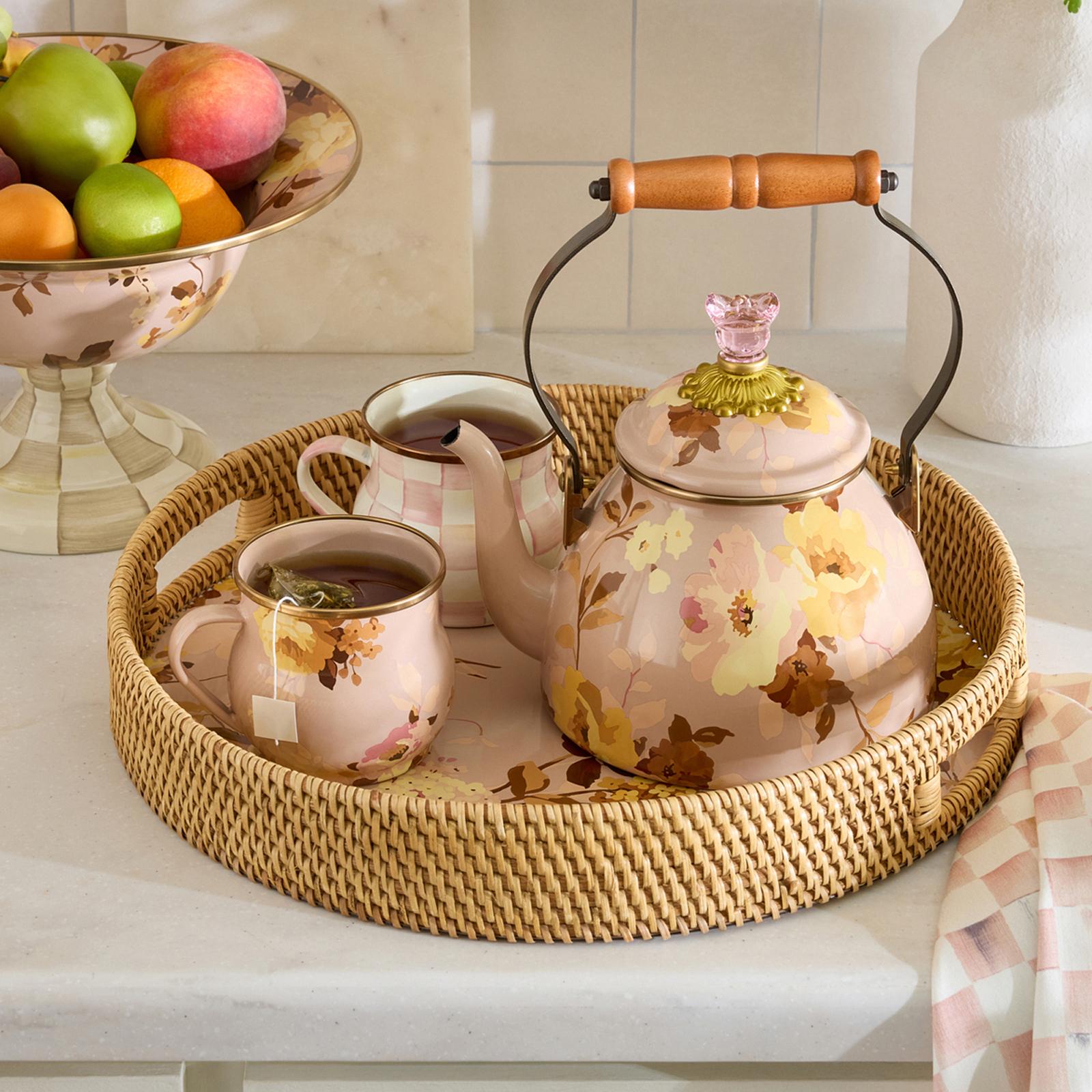 マニーローズ　バロックアナイス　手つきトレー　ラウンド　日本　インテリア　新品 MacKenzie-Childs, Wild Rose Mauve Enamel & Rattan Round Tray | Zola