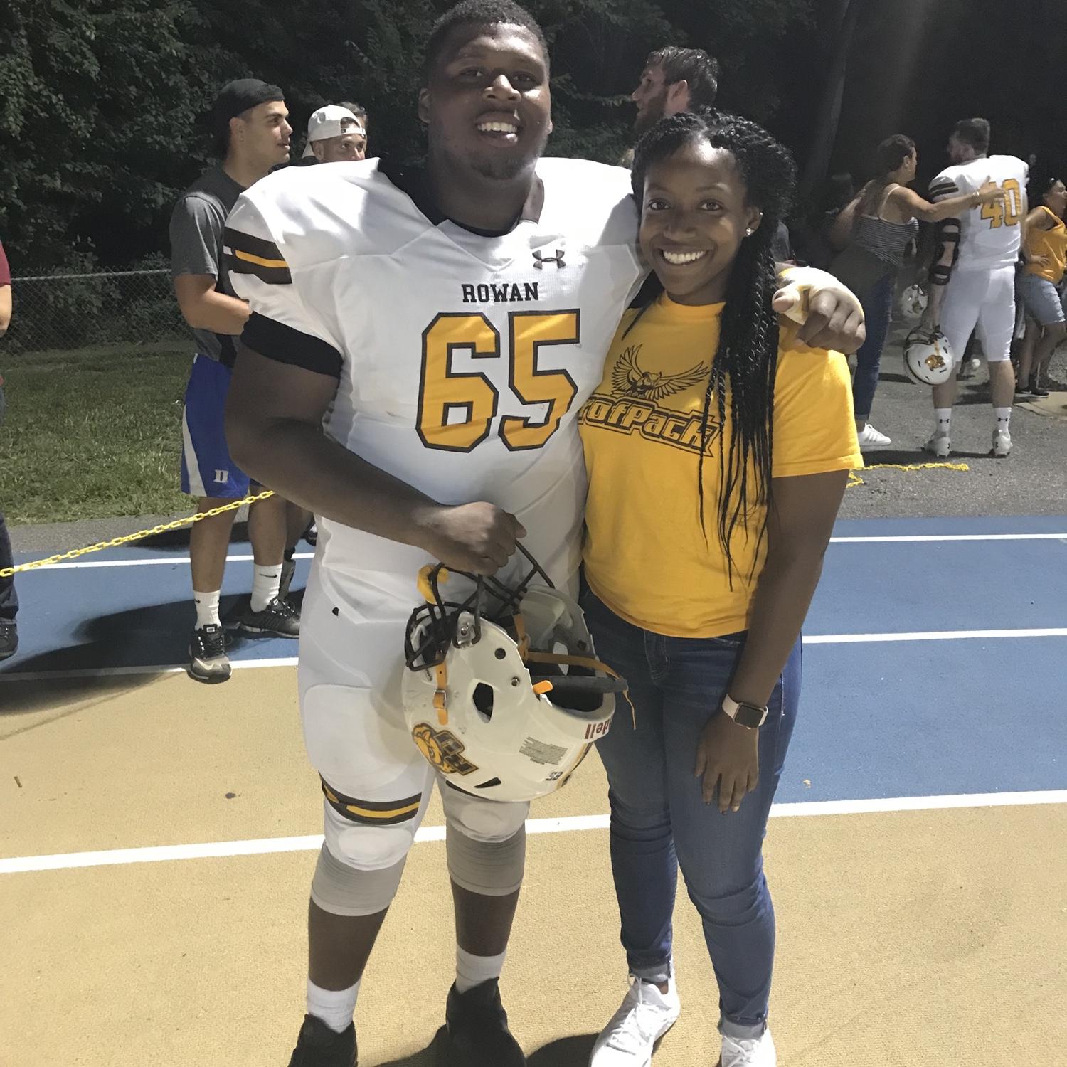 Daysjia made sure to travel to see Alex play his last first game of his football career!
