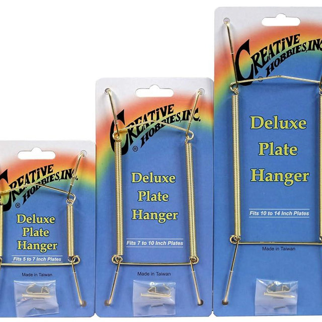 Creative Hobbies Deluxe Plate Display Hangers - 3 Different Sizes Assortment - Assembled & Ready to Use - Hang 5 to 14 Inch Plates - Gold Wire Spring Type, Hanger Hooks & Nails Included | Pack of 3