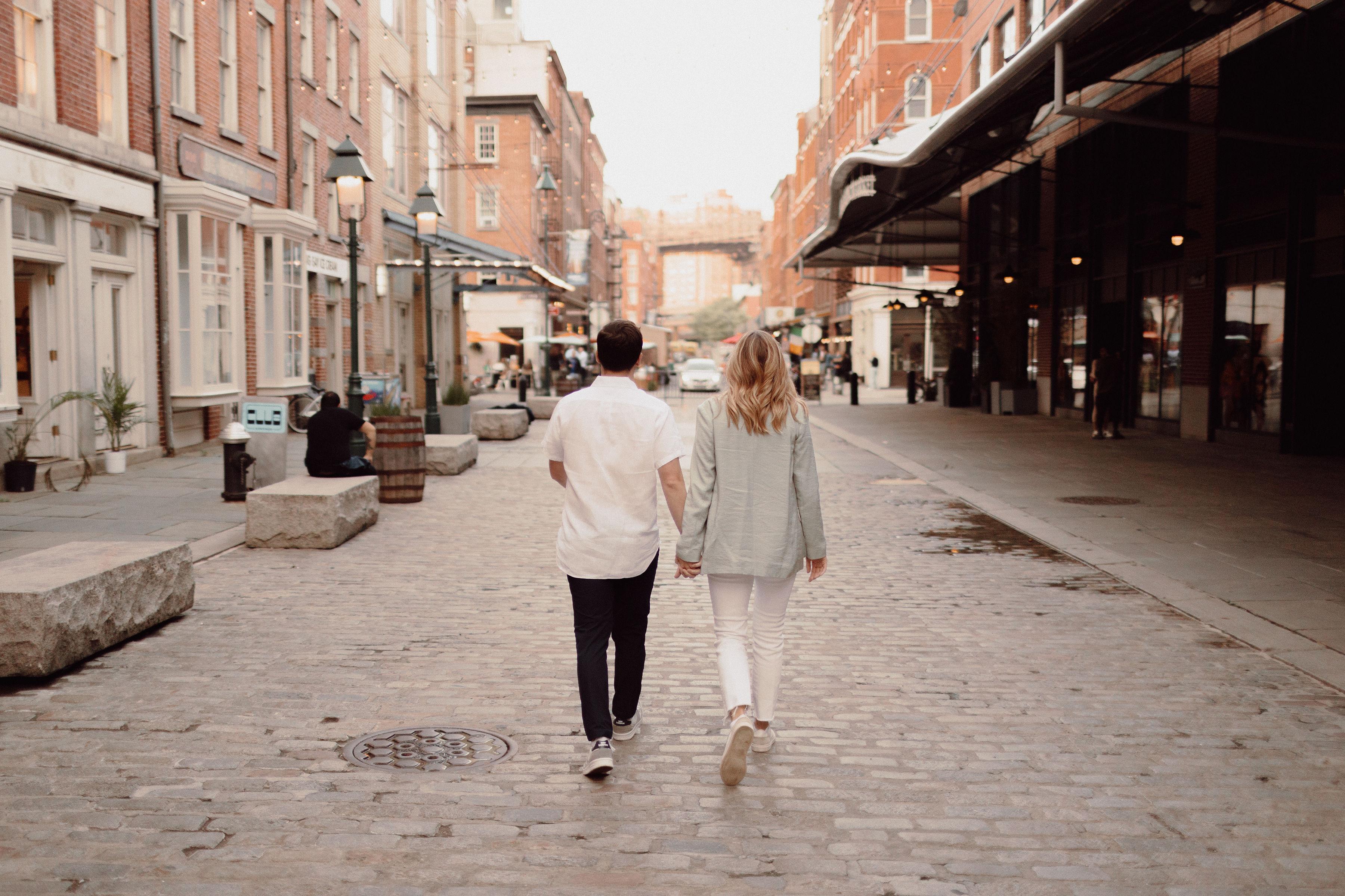 The Wedding Website of Sarah Connolly and Mathias Roberts