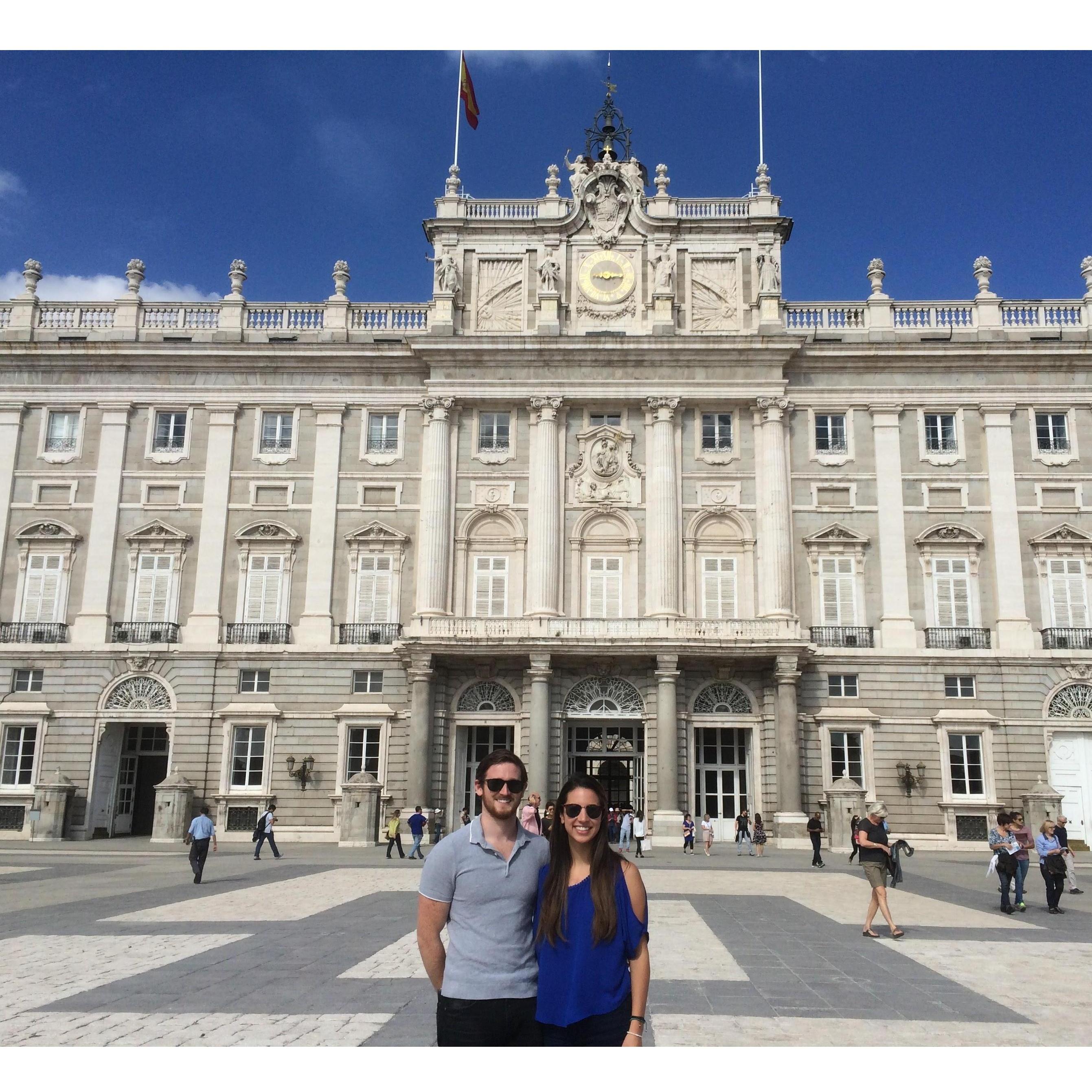 Our first week living in Madrid! We somehow survived the chaos of moving to a new country and looking for an apartment. (Oct 2015)