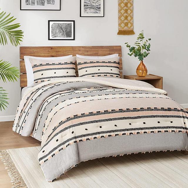 Hyde Lane Boho King Comforter Set ，Modern Farmhouse Tufted Bedding Sets, Cotton Top with Neutral Rustic Style Clipped Jacquard Stripes, 3-Pieces Including Matching Pillow Shams (104x90 Inches)