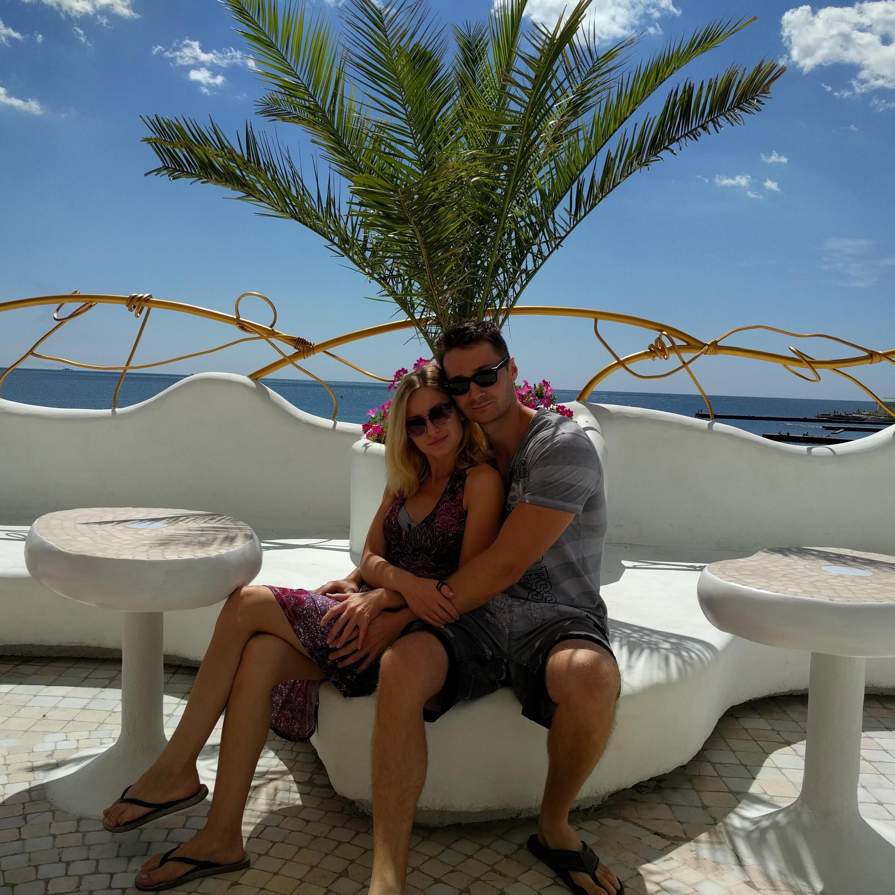 We both love to travel and see new things