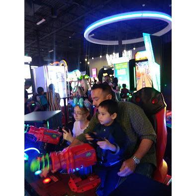 Chuck E Cheese