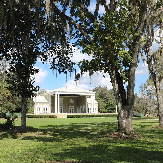 Reception location: Twin Oaks Mansion