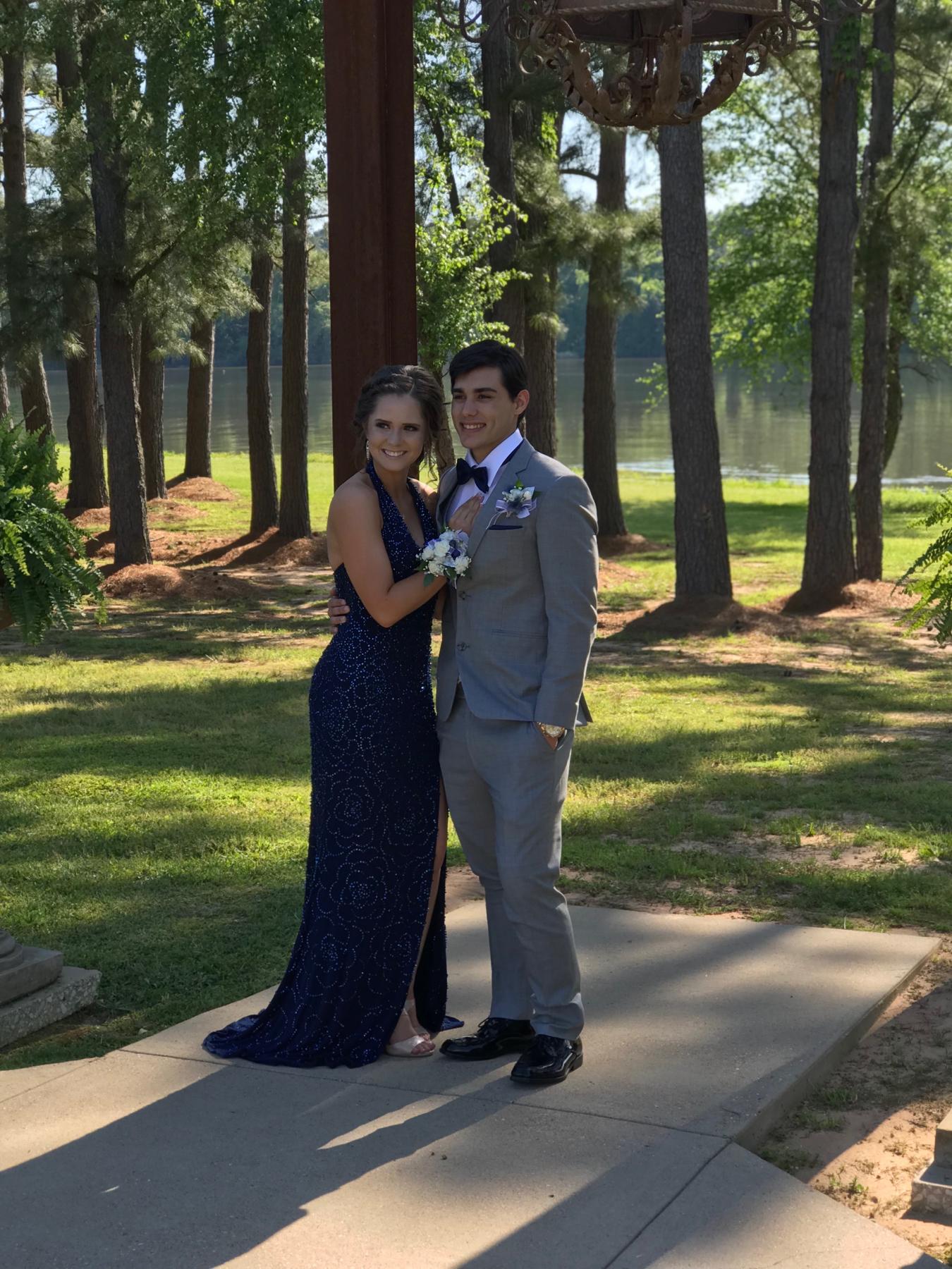 Here’s some prom photos!