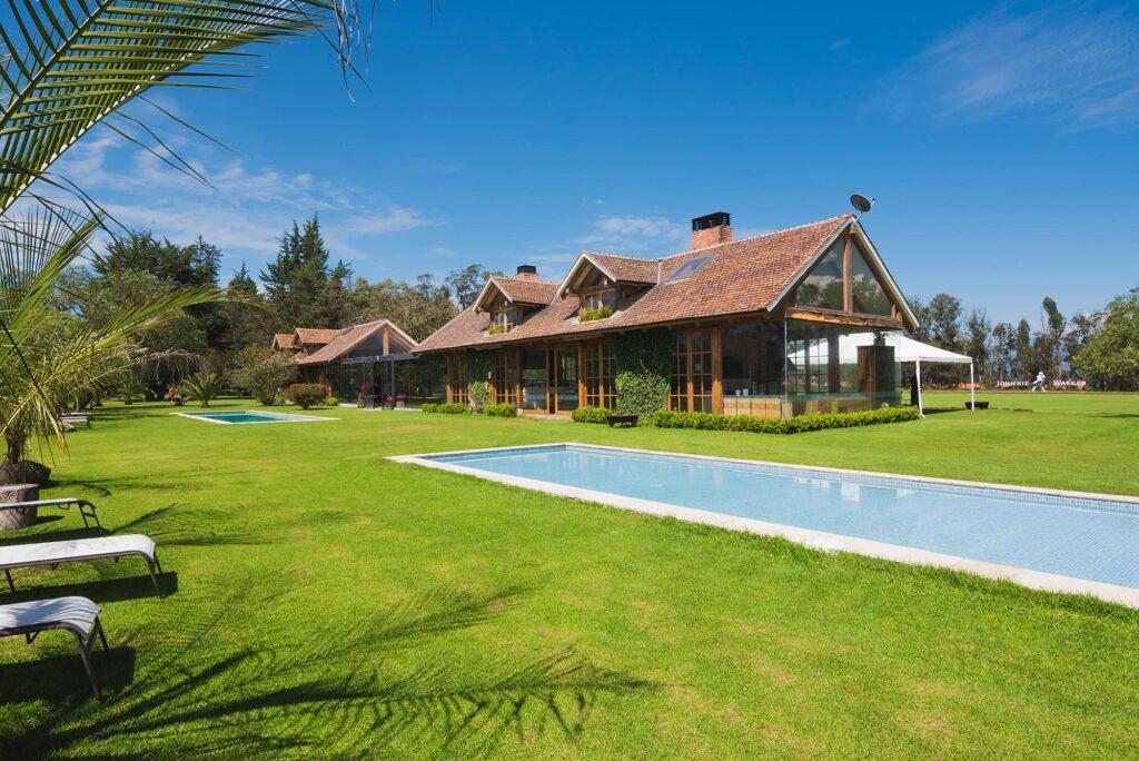 The Wedding Website of Caroline Randall and Fabricio Negrete