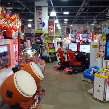 Tokyo Arcade and Drinks Night