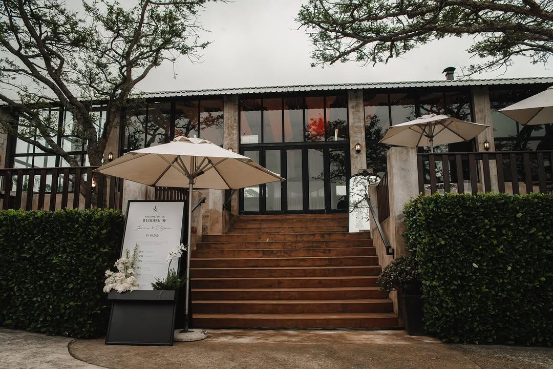 The Wedding Website of Kamohelo Oliphant and Sarah Johnson