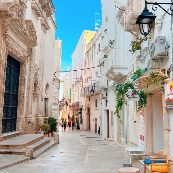 Hotels and AirBnB’s in Italy!