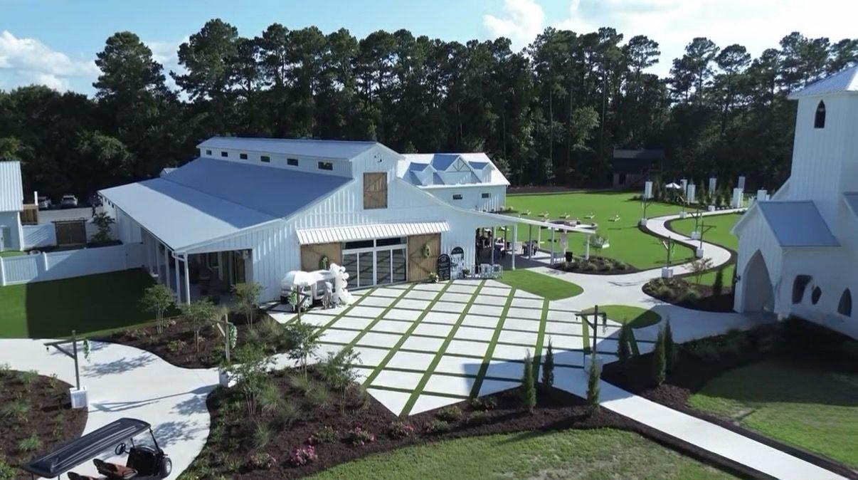 The Wedding Website of Bennett Broad and Abby Hoshour