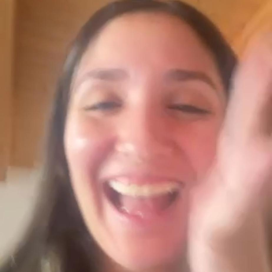 Farah's reaction, one of the bridesmaids!