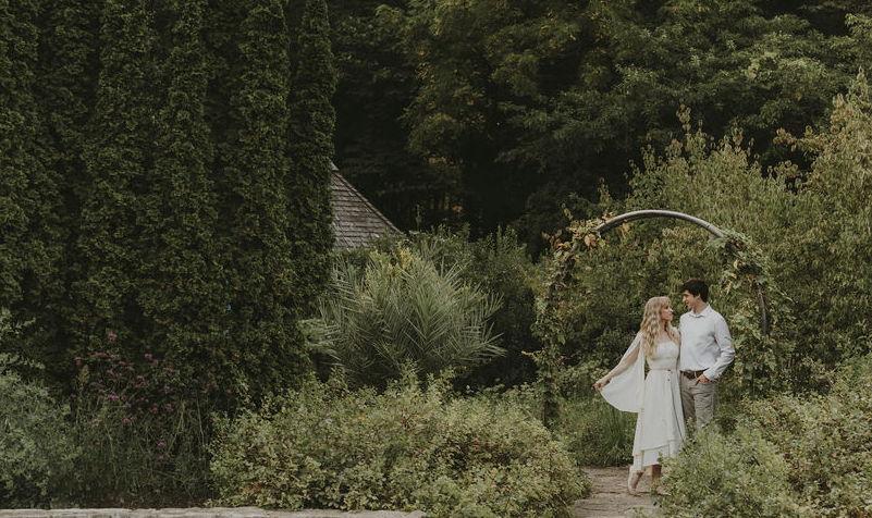 The Wedding Website of Stephanie Mee and Sinjin Jones