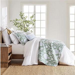 Levtex Home - Evelyn Jacobean Floral Quilt Set - Full/Queen Quilt and Two Standard Shams - Jacobean Floral - Green, Blue, White - Quilt (92x96in.) and Shams (20x26in.) - Reversible - Rayon/Cotton