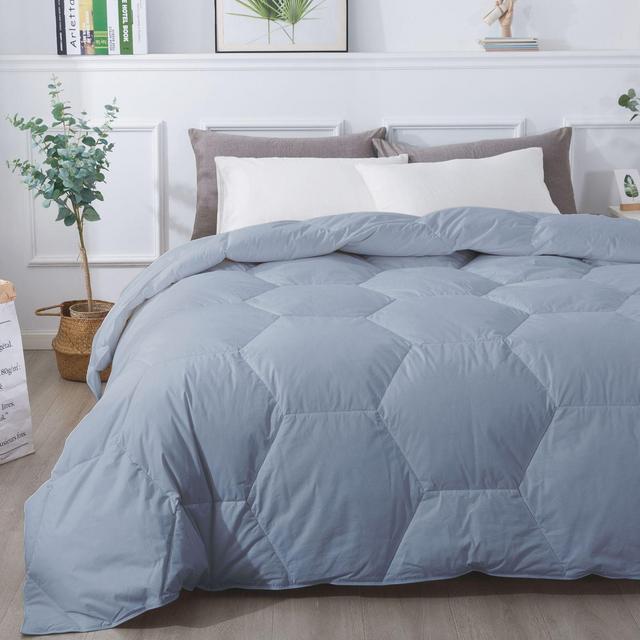 Feather and Loom Honeycomb Down Alternative Full/Queen Comforter in Dusty Blue