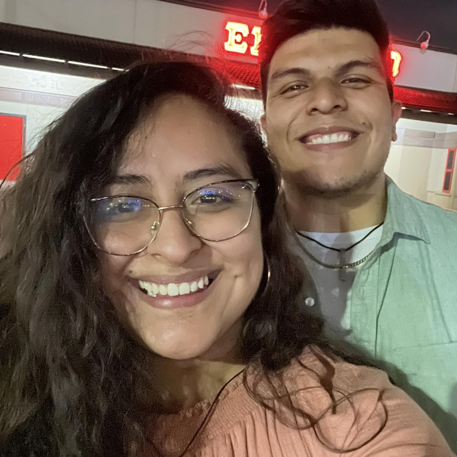 What a night, danced the night away!! ¡Qué noche! ¡Bailamos toda la noche!