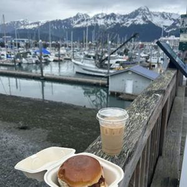 🍔 Lunch on a Seward Harbor Walk