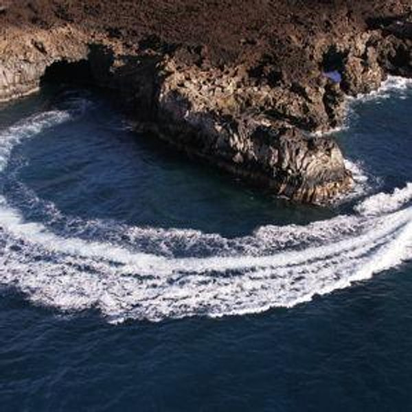 Honeymoon - La Perouse Bay & Molokini Sea Cave Boat Tour for Two