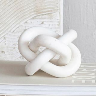 Decorative Interlocking Marble Chain with 3 Links