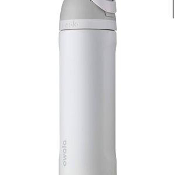 Owala FreeSip Insulated Stainless Steel Water Bottle with Straw for Sports, Travel, and School BPA-Free Sports Water Bottle, 24 oz, Shy Marshmallow