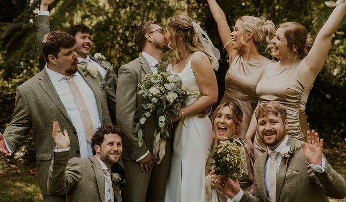 The Wedding Website of Elizabeth Hurley and Conner Hurley