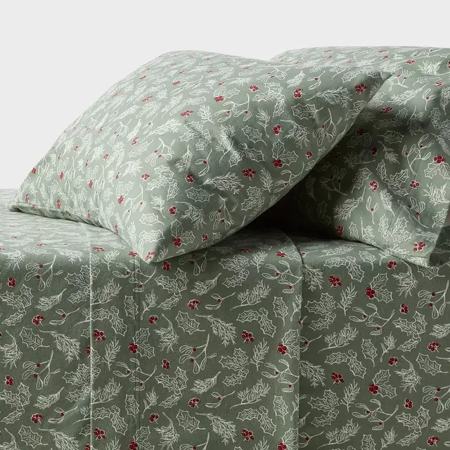 Queen Ultra Soft Holiday Flannel Green Holly - Threshold™