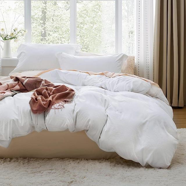 Bedsure White Oversized King Duvet Cover - Soft Prewashed Oversized King Duvet Cover Set, 3 Pieces, 1 Duvet Cover 120x98 Inches with Zipper Closure and 2 Pillow Shams(Comforter Not Included)