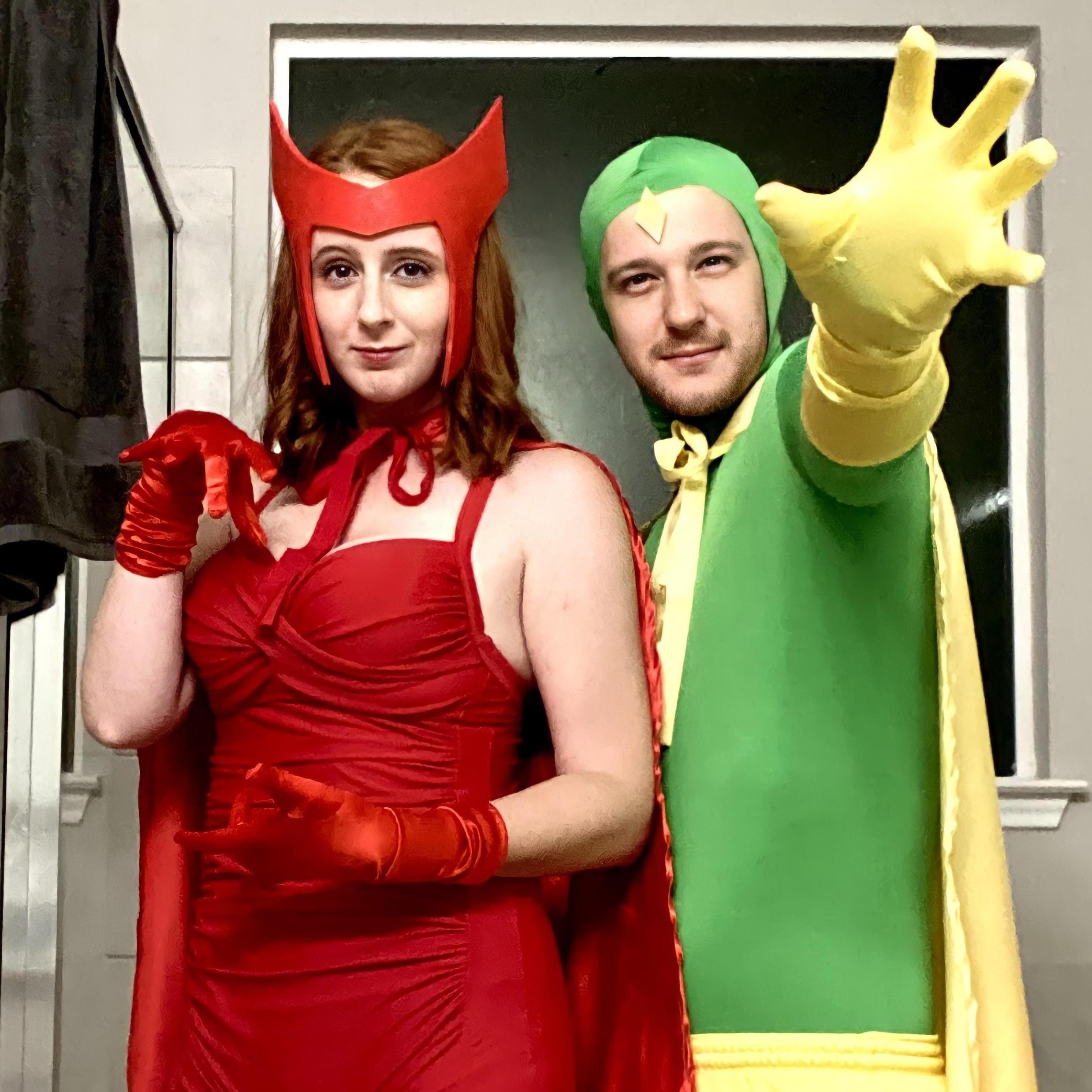 Haloween 2021 - Wanda and Vision from Marvel!