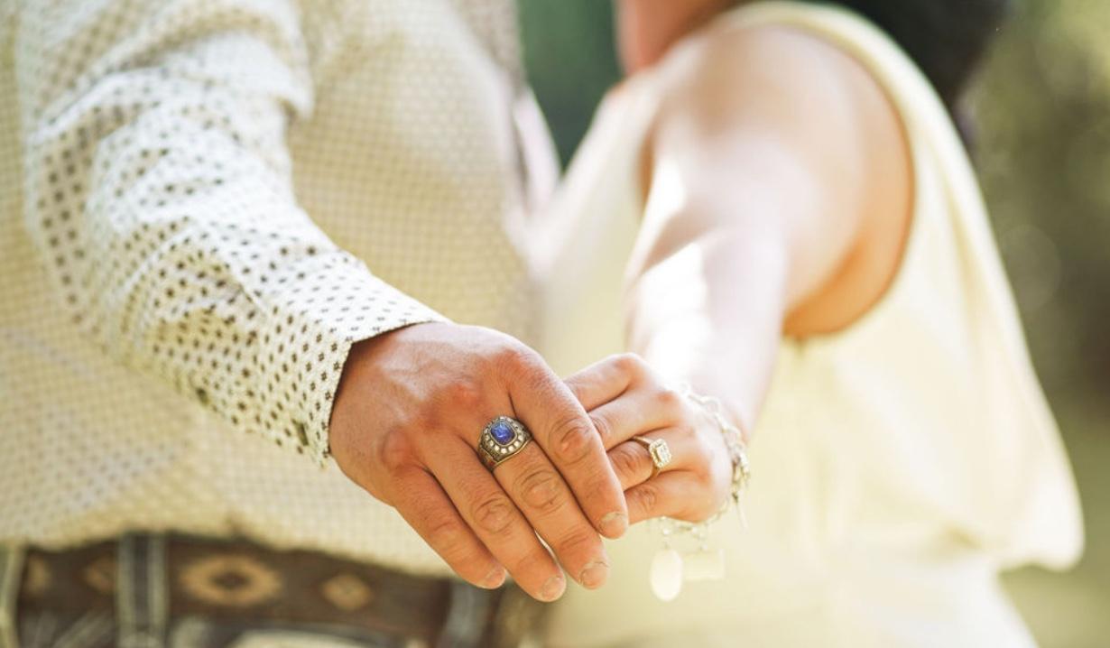 The Wedding Website of Arnulfo Barrera and Mariapaula Garza