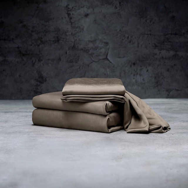 LUXOME Luxury Sheet Set | 100% Viscose from Bamboo | Queen Size - Truffle | Deep Pockets | 4-Piece Set (Fitted, Flat, 2 Pillowcases)
