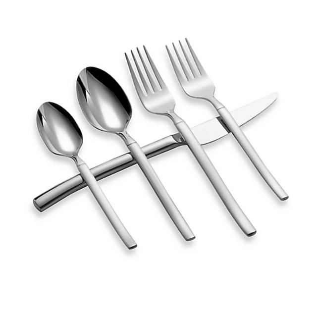 45-piece silverware set