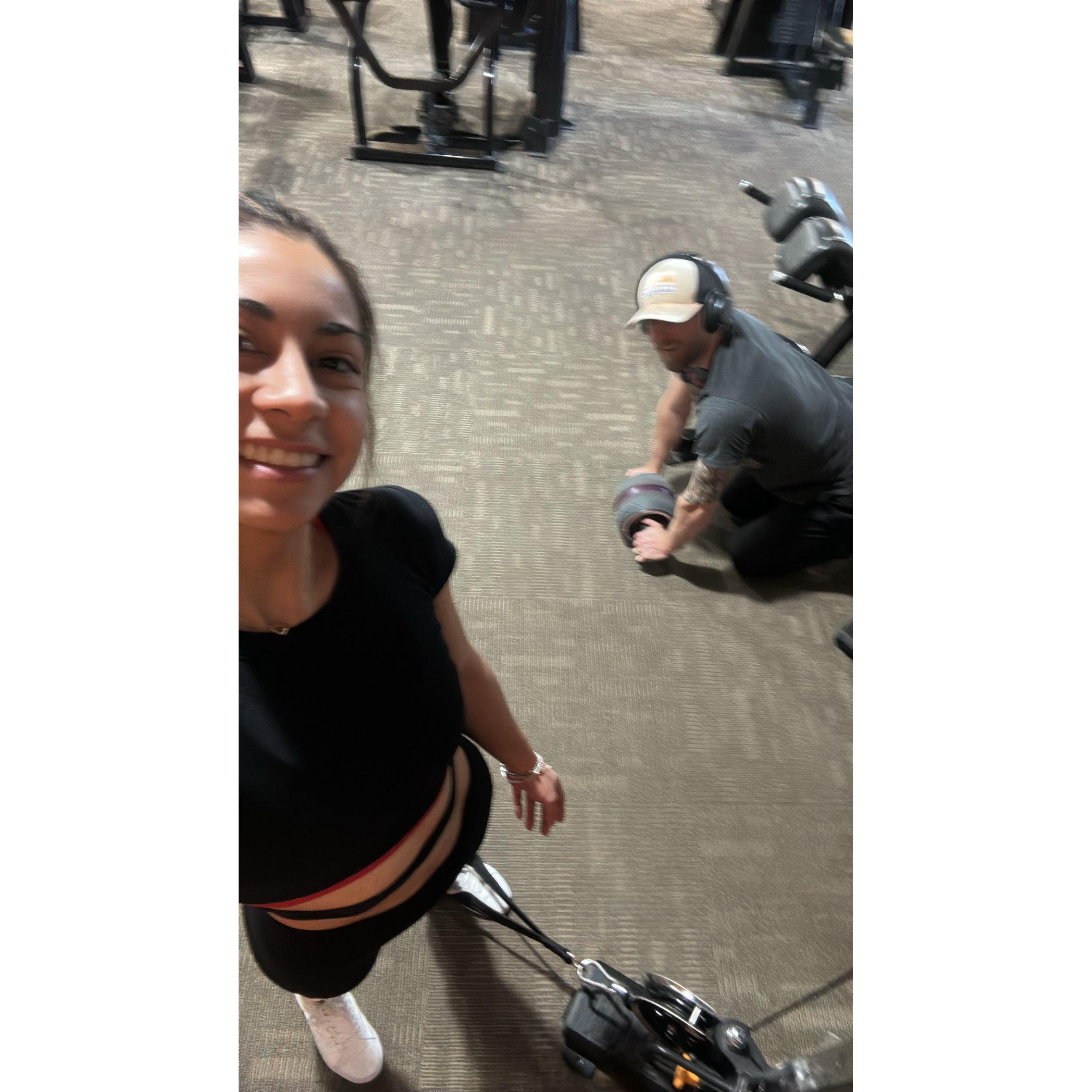 Moments before Paola got beat up by the ab roller :(