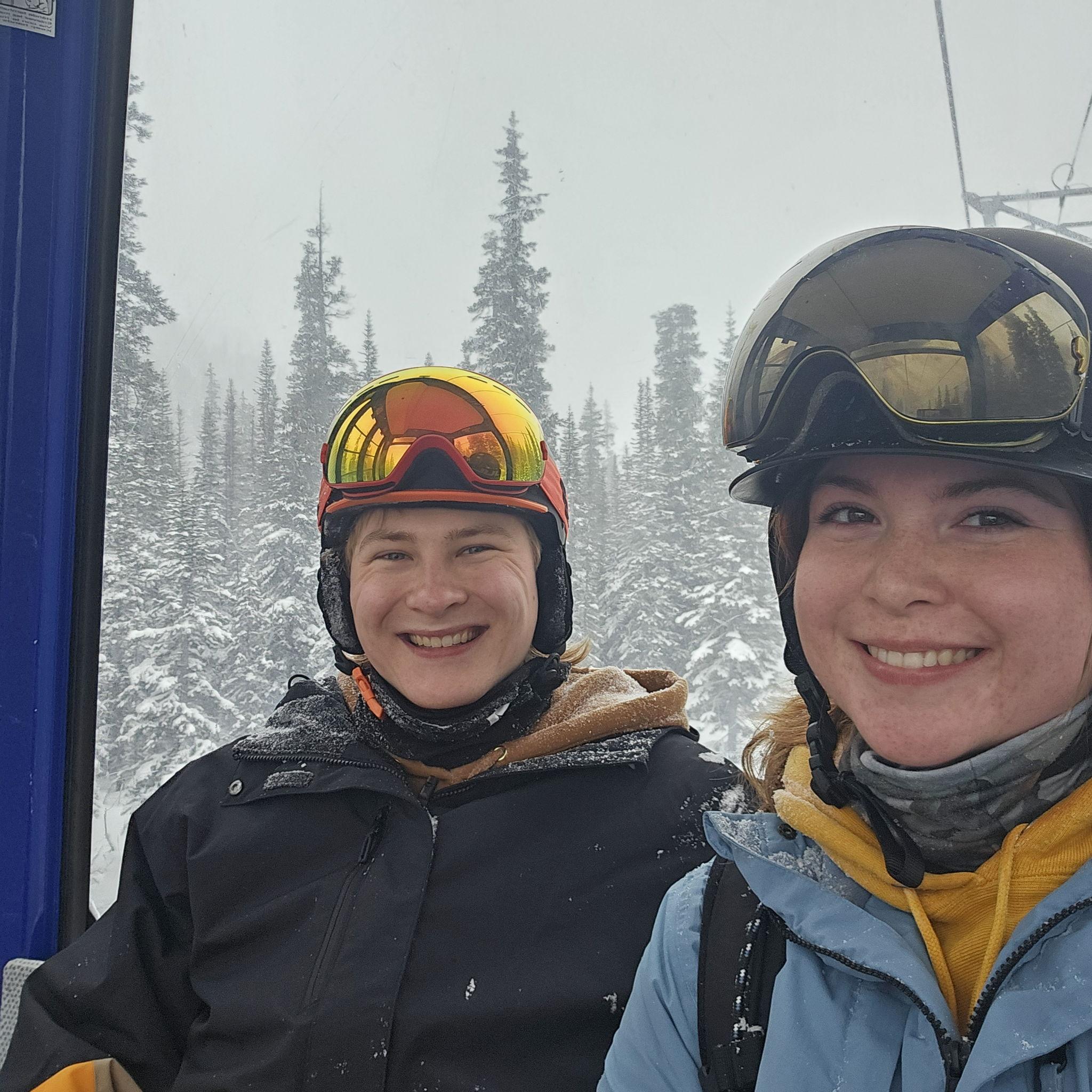 Feb 2024 - It was a bit snowy, but we had a great time at Sunshine Village Ski Resort! We stayed in Canmore and ate duck wings and steamed mussels at a local restaurant.