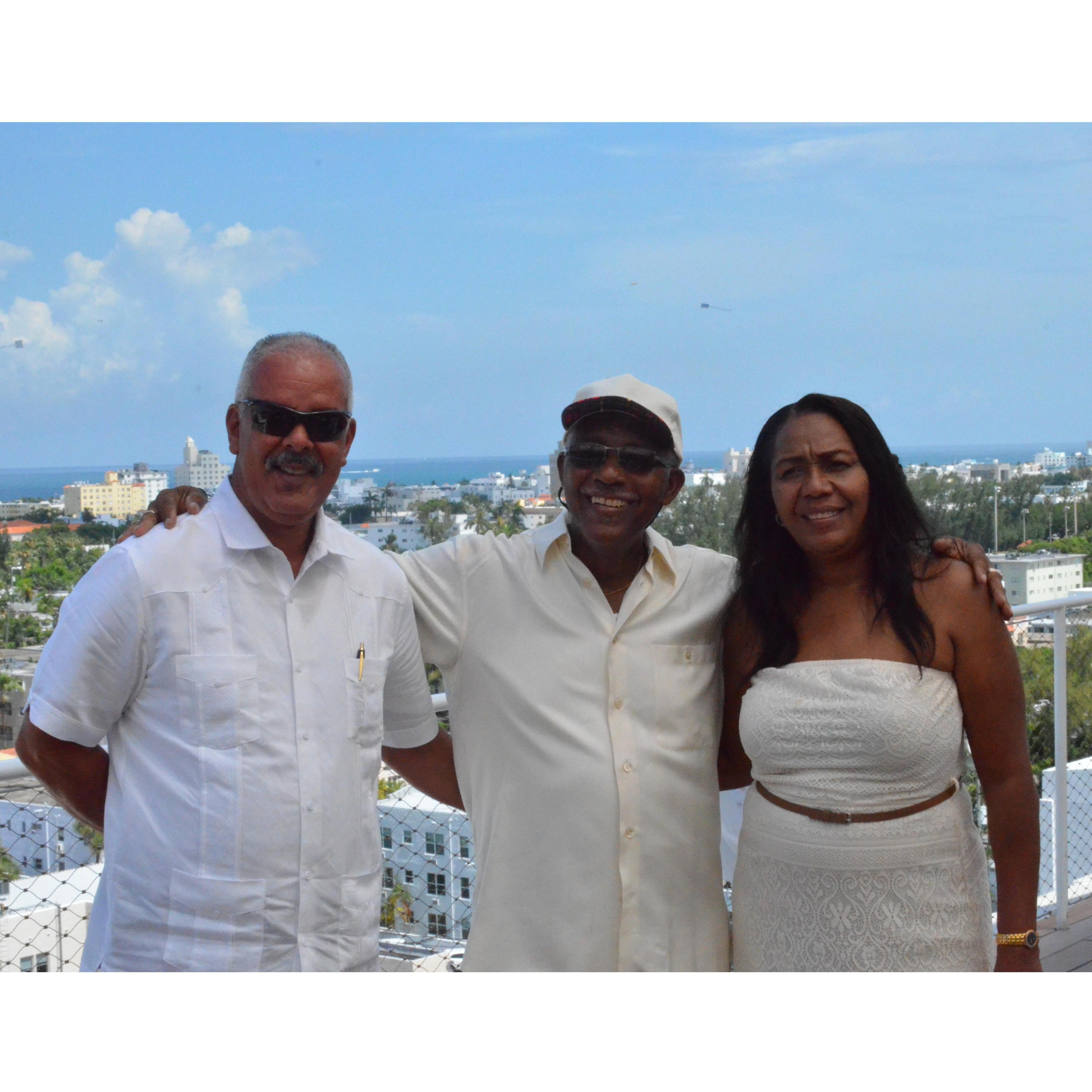 Amanda's father Arturo, Uncle Frank & Auntie Jenny are all smiles!