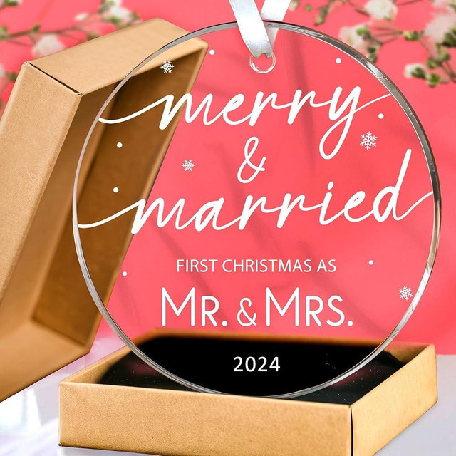 HEXMOZ First Christmas Married Ornament 2024 - Wedding Gifts for Couples 2024 - Mr. and Mrs. Just Married, Newlyweds Gifts - Bridal Shower Wedding Gifts, Bride Gifts - Acrylic Marriage Ornament