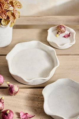 Terracotta Pie Crust Rim Saucer, White