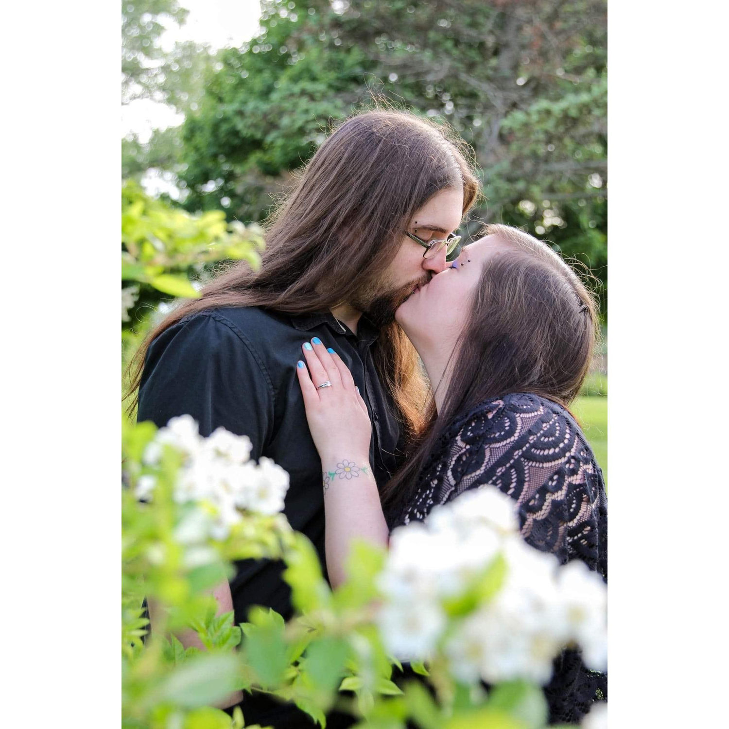 Engagement Photos 🖤
♡Location: North Tonawanda Botanical Gardens
♡Photographer: Alyssa Knowlton, Lyssa Lee Photography
