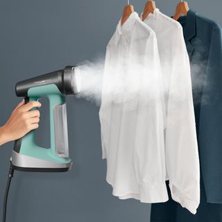 Pure Force 2-in-1 Steamer & Iron DR8822U1