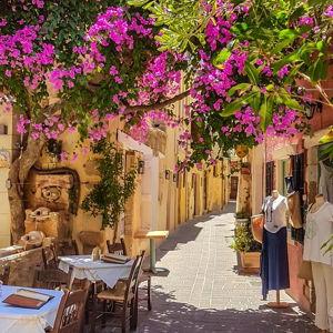 Private Walking & Local Tasting Tour of Chania Old Town - Crete