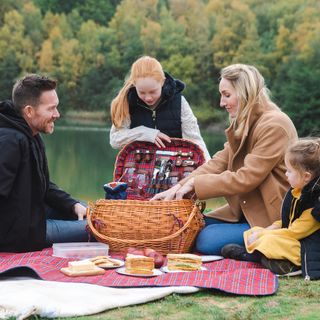 Highlander Picnic Basket