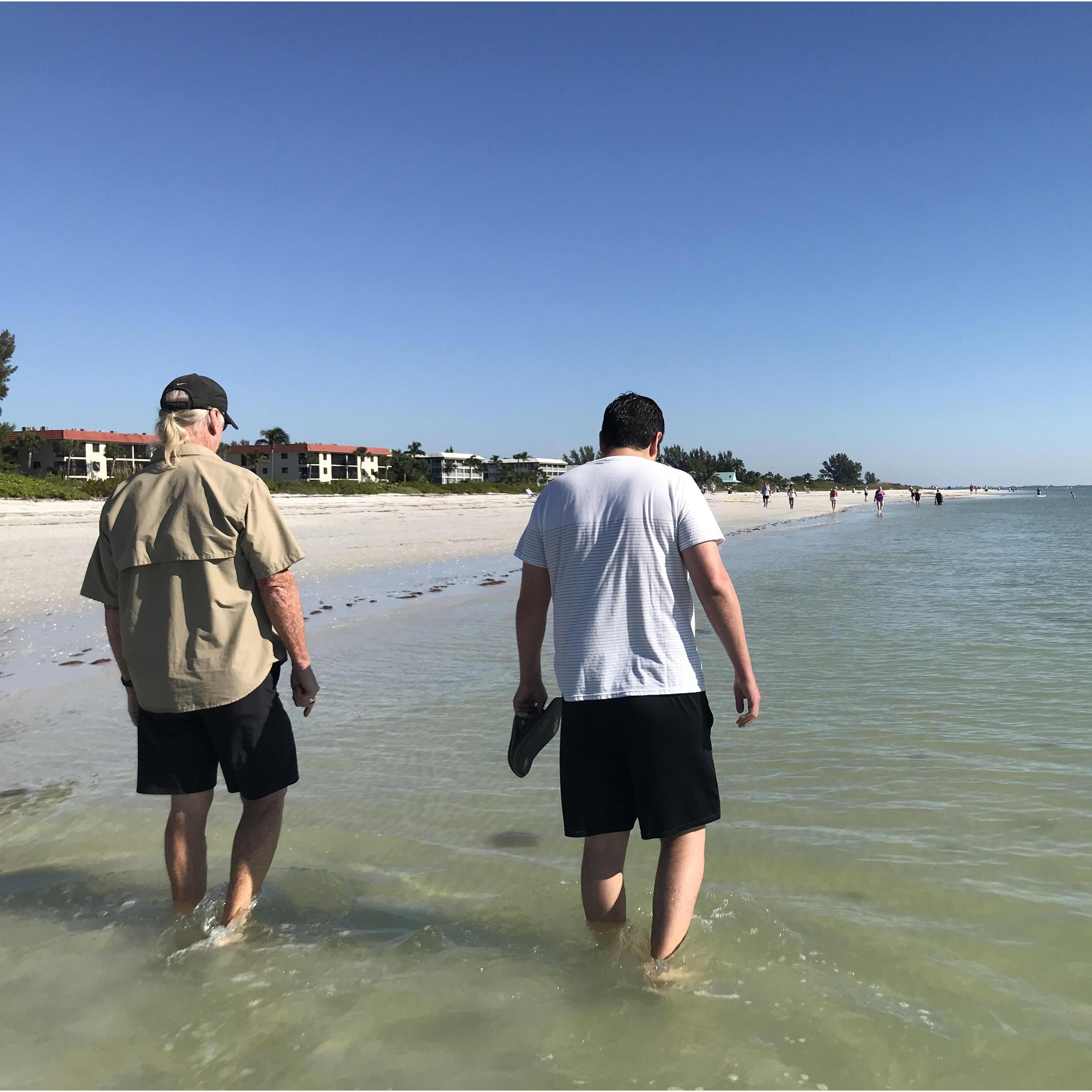 We can get used to a sandy holiday season with the Kuhn clan! Florida trips have become at least annual now that Rex and Becky bought a place on Sanibel are spending more and more time in the sun.