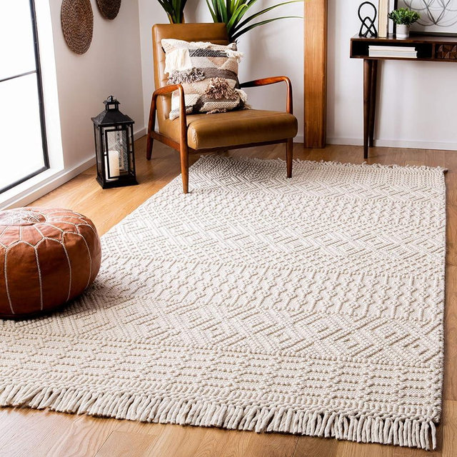 SAFAVIEH Natura Collection Accent Rug - 4' x 6', Ivory, Handmade Moroccan Boho Wool Fringe, Ideal for High Traffic Areas in Entryway, Living Room, Bedroom (NAT852B)
