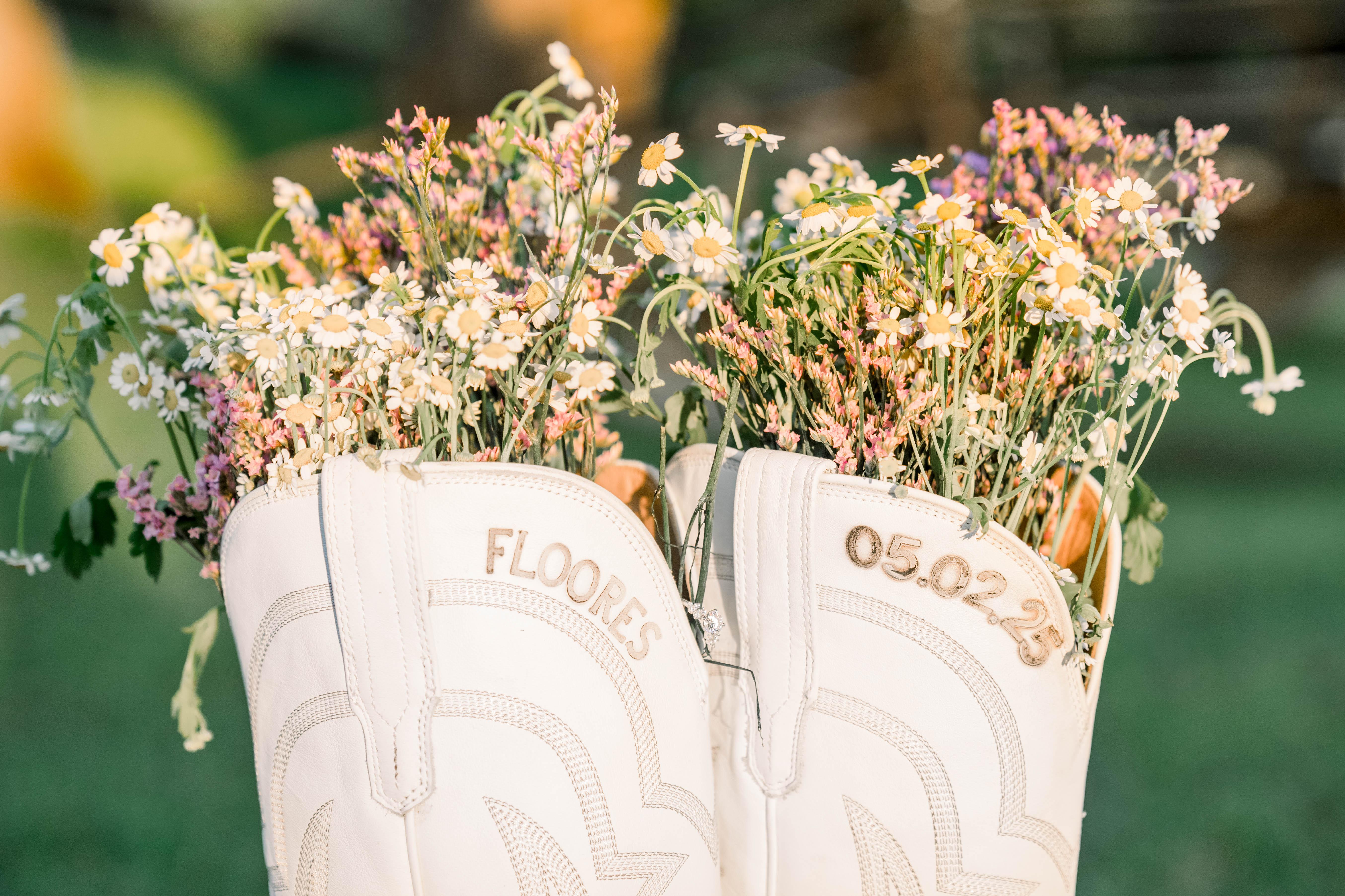 The Wedding Website of Rebecca Cardenas and Brandon Floores